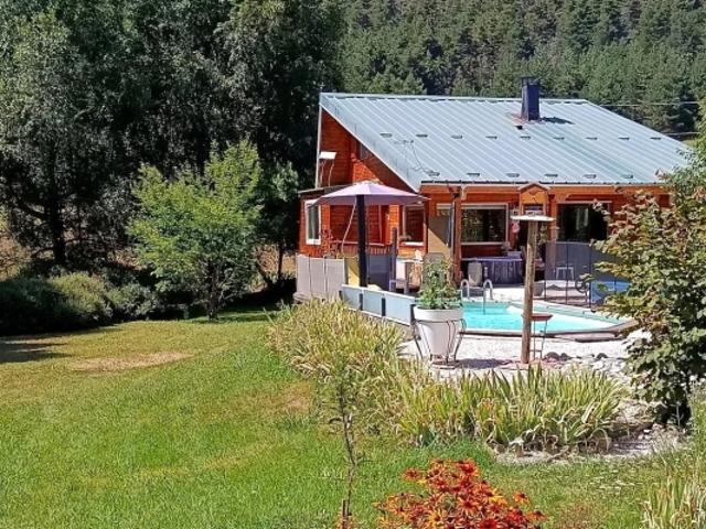 SAINT AUBAN MAISON ESPRIT CHALET – PISCINE