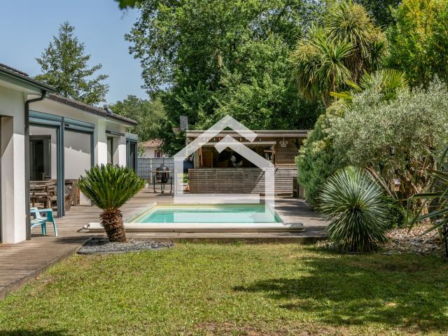 Saint Aubin de Médoc Exclusivité Maison de 177 m2 au cal. 176m² Saint Aubin de Médoc