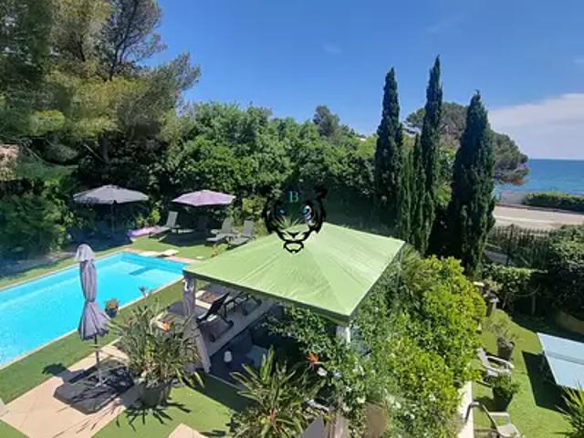 Saint Aygulf 83370 Achat / Vente maison 10 pièces t10 au dernier étage piscine