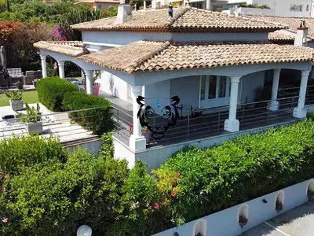 Saint Aygulf 83370 Achat / Vente maison 7 pièces t7 au dernier étage