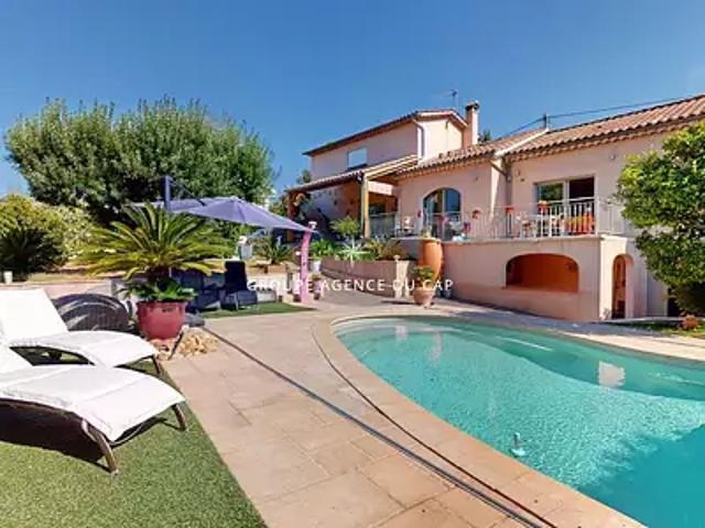 Saint Aygulf 83370 Achat / Vente maison 7 pièces t7 au dernier étage piscine