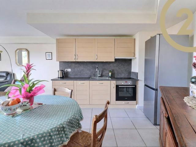 VENTE SAINT AYGULF Appartement 3 pièces avec terrasse et garage