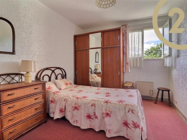 VENTE SAINT AYGULF Appartement 3 pièces dernier étage cave et parking à proximités commerces et plages
