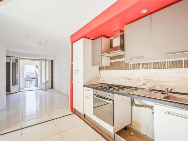 Maison de Ville Louée 6 Pièces avec Garage