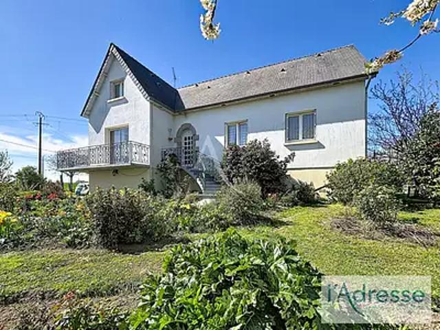 Saint Baudelle 53100 Achat / Vente maison 7 pièces t7 au dernier étage cave