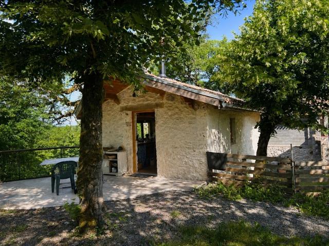 Saint BEAUZEIL 82 Propriété 4 ha – Maison pierre + gîte + grange – Projet éco lieu ou familial
