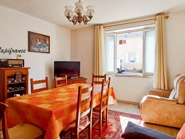 Saint Bonnet de Joux. Investissement locatif. Maison avec locataire en place, 3 pièces, 70 m², avec cour, sur terrain de 191 m²