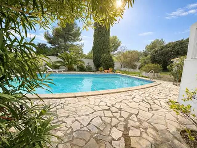 Saint Geniès des Mourgues 34160 Achat / Vente maison 5 pièces t5 au dernier étage piscine