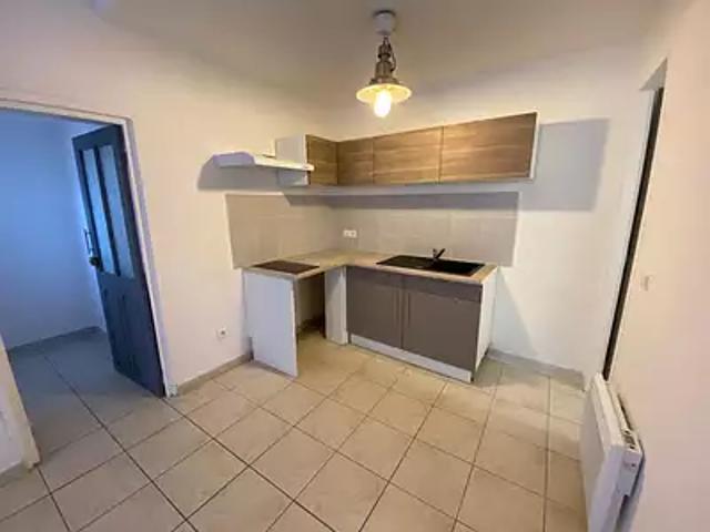 Saint Brès 34670 Location appartement 1 pièce t1 au dernier étage