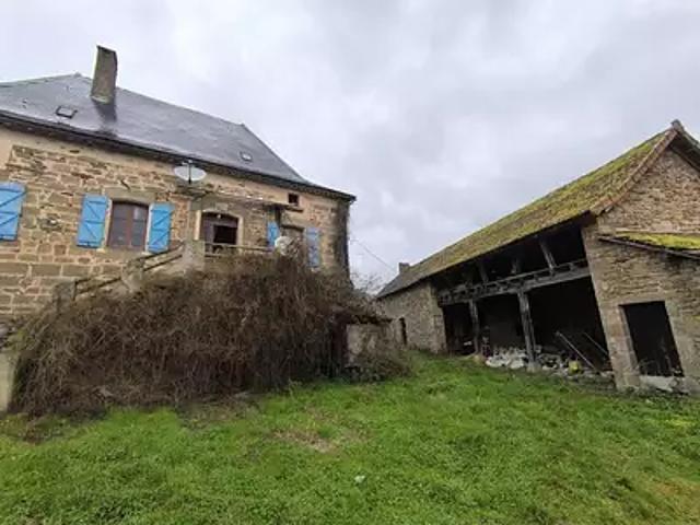 Saint Bressou 46120 Achat / Vente maison 4 pièces t4 parking