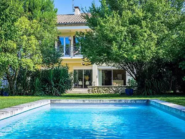 Saint Cannat 13760 Achat / Vente maison 6 pièces t6 au dernier étage piscine