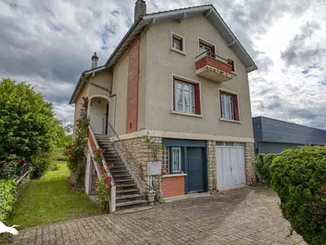 Saint Céré 46400 Achat / Vente maison 7 pièces t7 parking