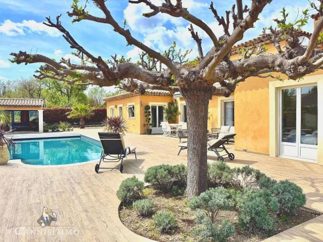 Saint Cezaire Residentiel Propriete Plain Pied 7 Pieces 203m. 203m² Saint Cézaire sur Siagne