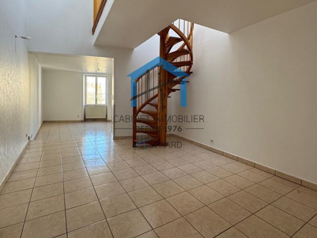 SAINT CHAMOND: Duplex T3 de 60m2 avec parking