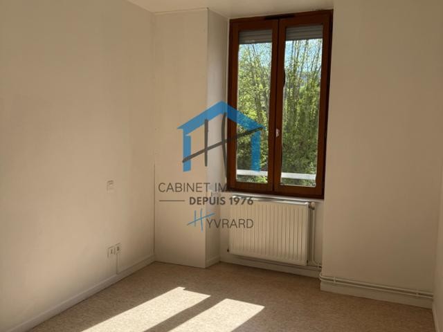 SAINT CHAMOND Loue T3 de 65m2 au 2ème