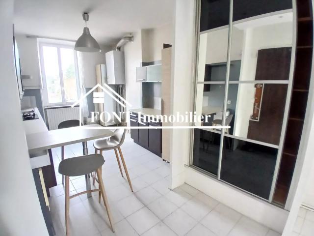 SAINT CHAMOND, SPACIEUX APPARTEMENT 2 CHAMBRES OU 3