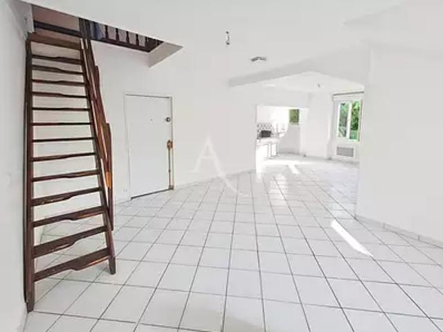 Saint Chéron 91530 Achat / Vente appartement 2 pièces t2 au dernier étage cave