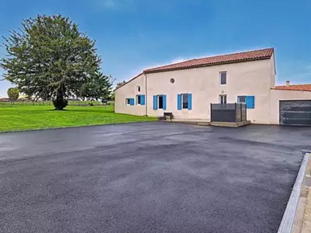 Saint Ciers du Taillon 17240 Achat / Vente maison 7 pièces t7 parking