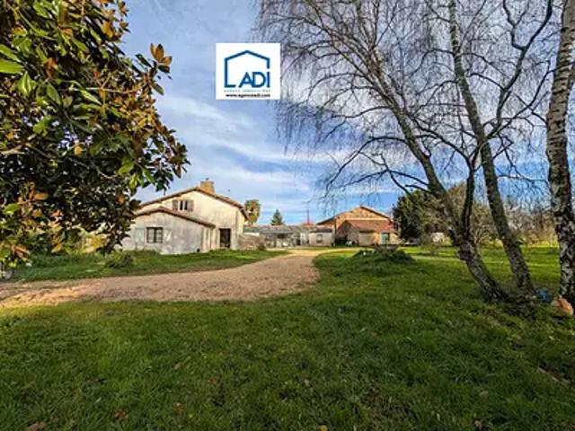 Saint Coutant 79120 Achat / Vente maison 7 pièces t7 au dernier étage