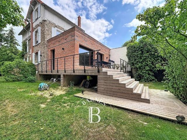 Saint Cloud, Maison 6 Chambres 168 m² en location