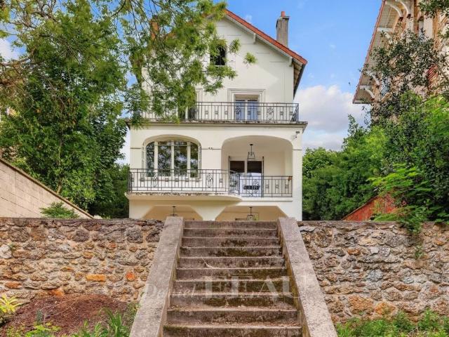 Saint Cloud Maison meublée familiale de caractère – 165 m²
