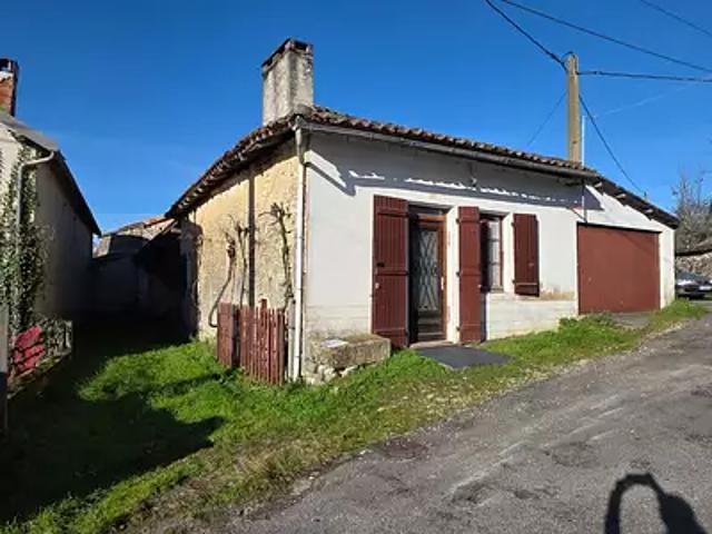 Saint Claud 16450 Achat / Vente maison 2 pièces t2 au dernier étage jardin
