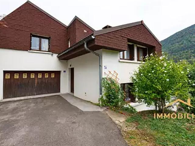 Saint Claude 39200 Achat / Vente maison 5 pièces t5 terrasse parking