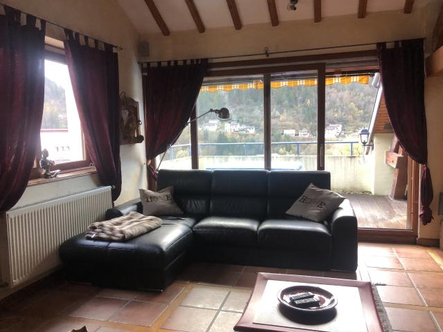 Saint Claude Appartement de caractère T4 en duplex Terrasse Faibles charges