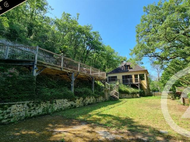 Saint Cybranet Venez découvrir cette grande maison typique. 156m² Saint Cybranet