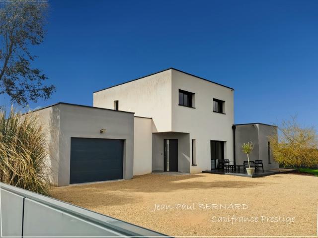 Saint Cyr 71, à vendre maison contemporaine P6 de 130 m² Terrain de 961m²