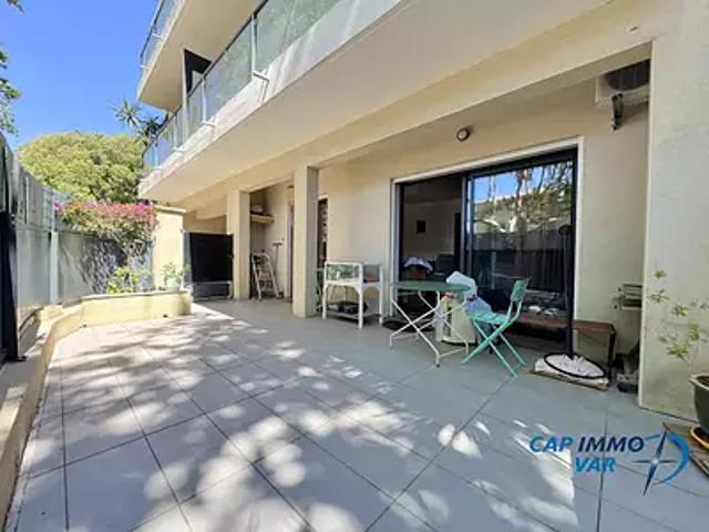 Saint Cyr sur Mer 83270 Achat / Vente appartement 2 pièces t2 terrasse parking
