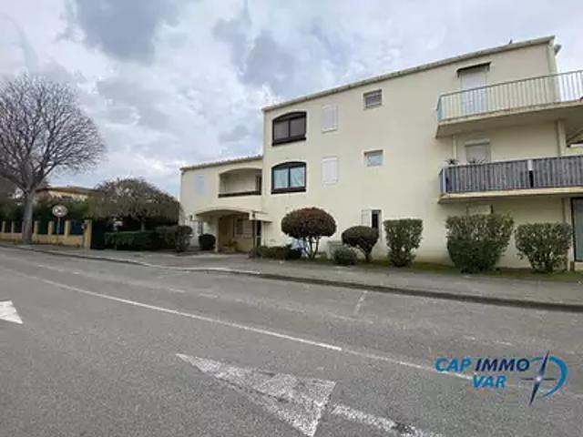 Saint Cyr sur Mer 83270 Location appartement 1 pièce t1 parking