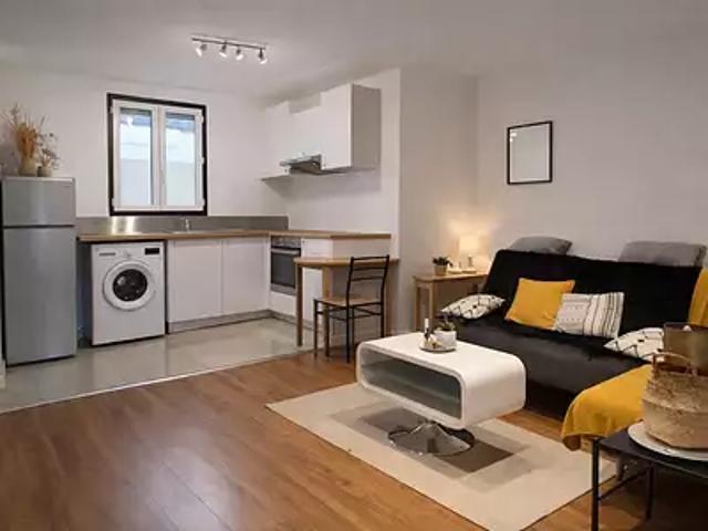 Saint Denis 93200 Achat / Vente appartement 2 pièces t2 au dernier étage cave