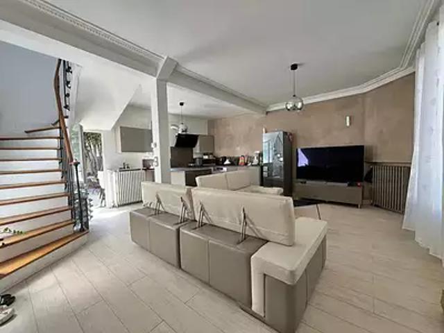 Saint Denis 93200 Achat / Vente maison 4 pièces t4 au dernier étage parking