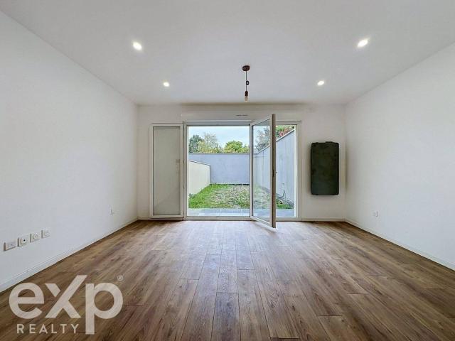 SAINT DENIS – MAISON NEUVE 94 M² – 3 CHAMBRES – JARDIN