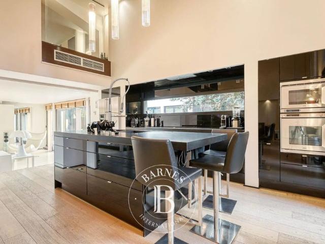 Saint Didier au Mont d'Or, Maison 4 Chambres 297 m² en location
