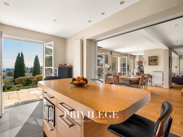 Saint Didier au Mont d'Or Hameau Saint Fortunat Maison F. 208m² Saint Didier au Mont d'Or