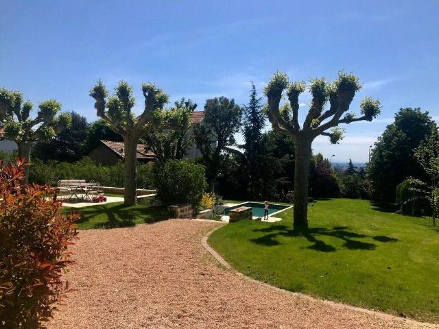 Saint Didier Maison Meublée avec piscine
