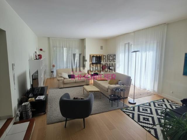 Saint Didier – Villa de plain pied 138 m² avec piscine sur 2 138m² Saint Didier