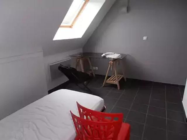 Saint Dié des Vosges 88100 Location appartement 1 pièce t1 au dernier étage parking