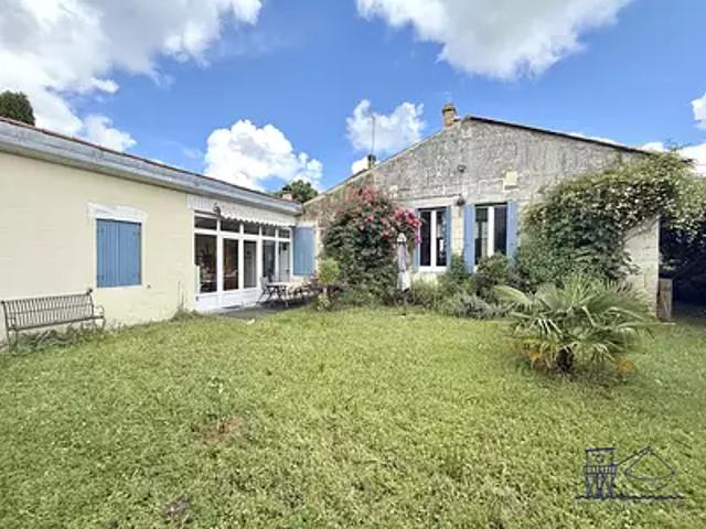 Saint Dizant du Gua 17240 Achat / Vente maison 8 pièces t8 terrasse