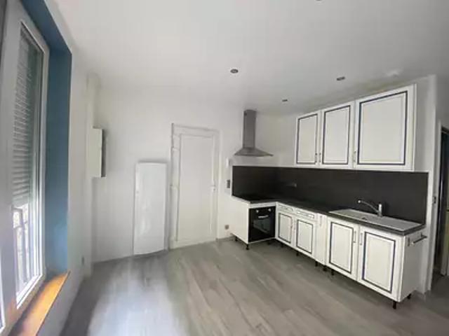 Saint Dizier 52100 Location appartement 1 pièce t1 au dernier étage