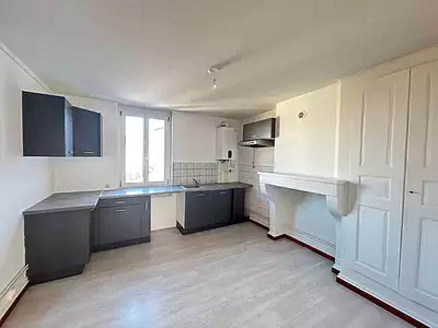Saint Dizier 52100 Location appartement 2 pièces t2 au dernier étage