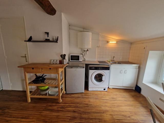 SAINT ETIENNE CENTRE VILLE / 300 M PLACE HOTEL DE VILLE/Appartement 1 pièce s