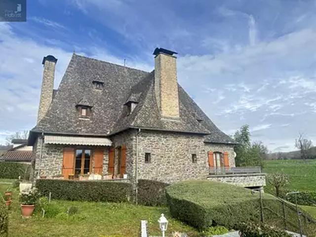 Saint Etienne de Maurs 15600 Achat / Vente maison 8 pièces t8 terrasse