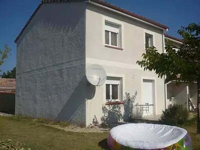 Saint Etienne de Tulmont 82410 Location maison 5 pièces t5 au dernier étage terrasse
