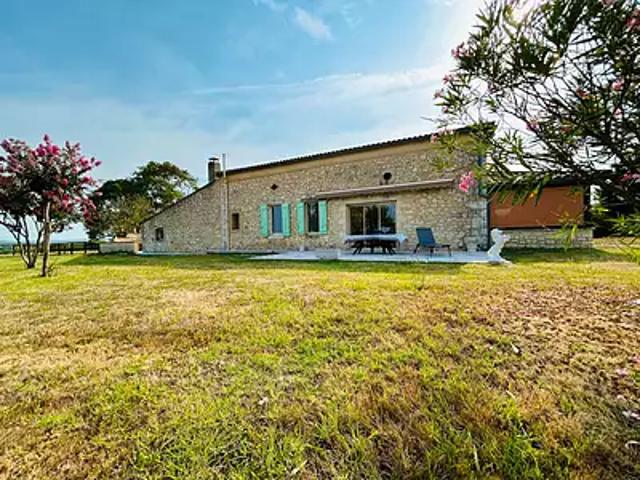 Saint Etienne de Villeréal 47210 Achat / Vente maison 7 pièces t7 au dernier étage parking