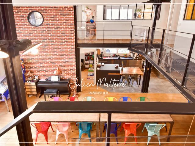 SAINT ETIENNE 42 Exceptionnel LOFT en triplex de 265 m² avec 7 chambres, bureau, terrasse avec jardin et 2 garages Quartier Tréfilerie
