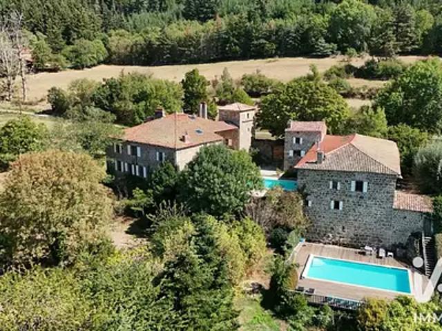 Saint Félicien 07410 Achat / Vente maison 25 pièces t25 piscine cave
