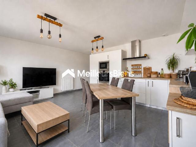 Saint Félix Appartement T3 de 65 m² au dernier étage Terrasse et stationnements